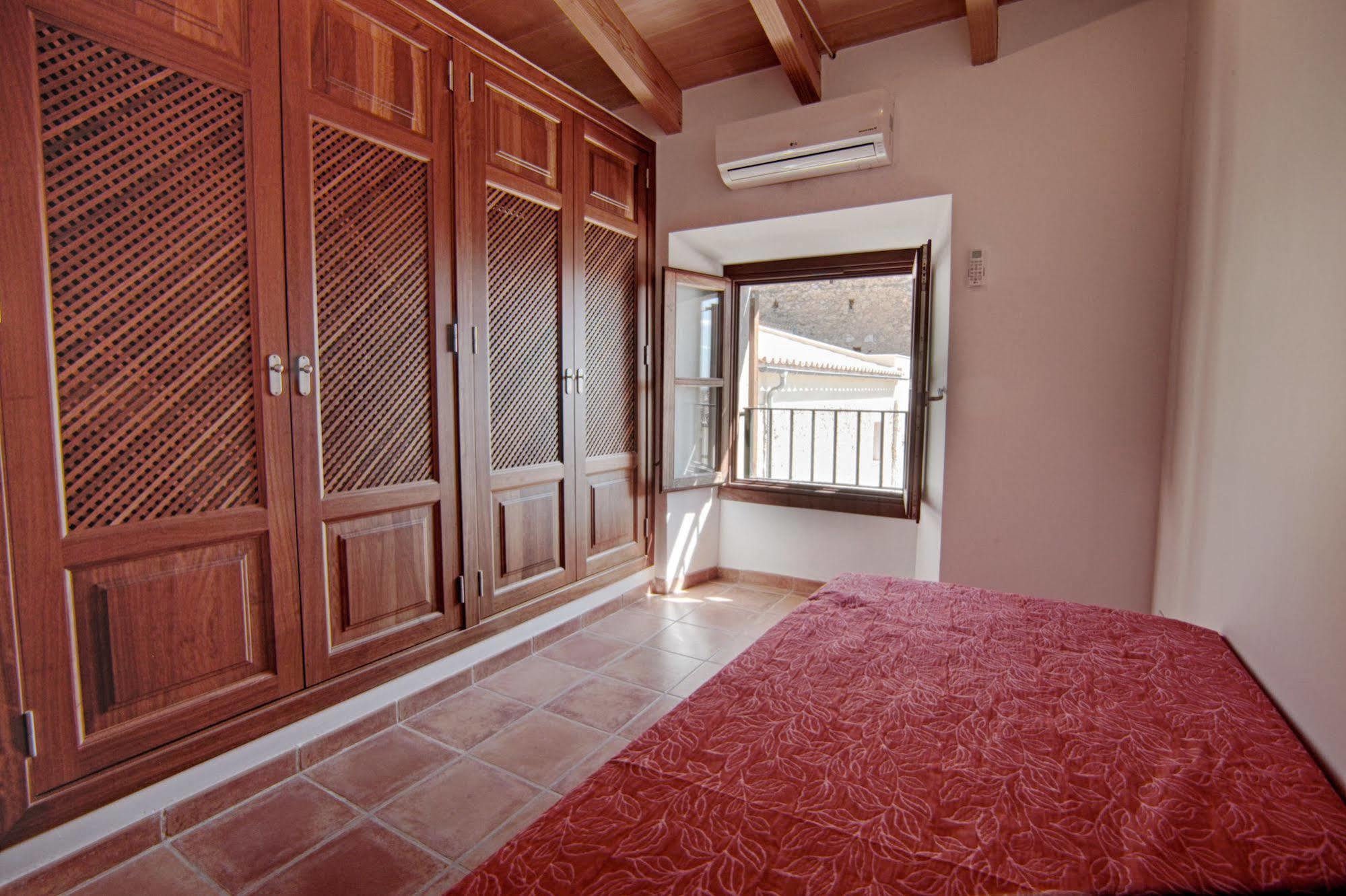 Frühstückspension Tramuntana Suites 3*